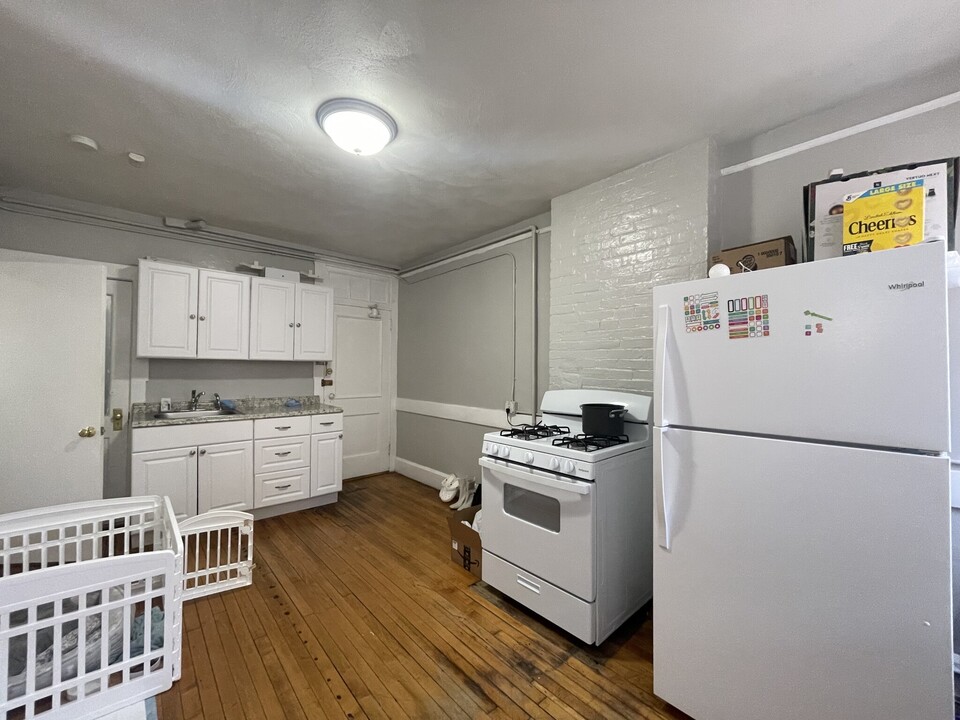 168 Endicott St, Unit 3R in Boston, MA - Building Photo