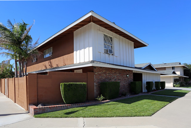 1140 N Shattuck St in Orange, CA - Foto de edificio - Building Photo