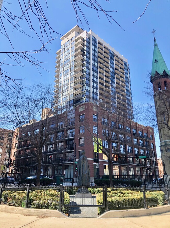 property at 210 S Desplaines St