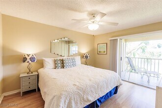 1230 Yesica Ann Cir in Naples, FL - Foto de edificio - Building Photo