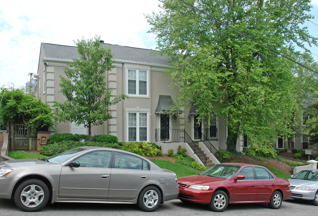 St. Charles Place in Nashville, TN - Building Photo