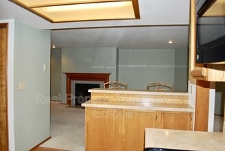 9910 NE 119th St in Kirkland, WA - Building Photo - Building Photo