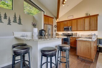 400 Fairview Blvd in Incline Village, NV - Building Photo - Building Photo