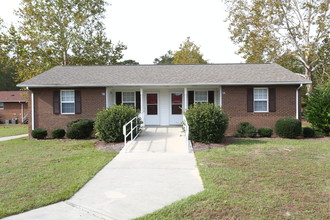 Oak Estates in Elizabethtown, NC - Foto de edificio - Building Photo