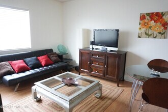 222 14th Ave N in Jacksonville Beach, FL - Building Photo - Building Photo