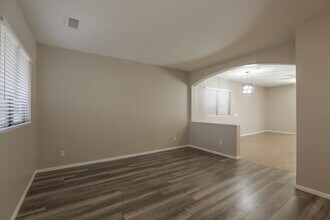 11217 W Berkeley Rd in Avondale, AZ - Foto de edificio - Building Photo