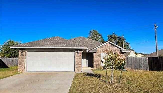 11629 SW 8th Cir in Yukon, OK - Building Photo - Building Photo