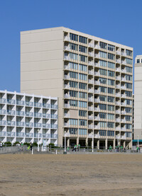 Edgewater Condominiums in Virginia Beach, VA - Building Photo - Building Photo