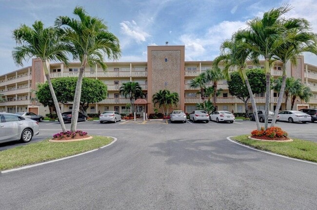 4028 Newcastle B in Boca Raton, FL - Building Photo - Building Photo