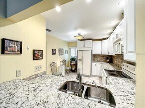 1 Escondido Cir in Altamonte Springs, FL - Building Photo - Building Photo