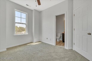 138 Waterstone Ln in Jacksonville, NC - Building Photo