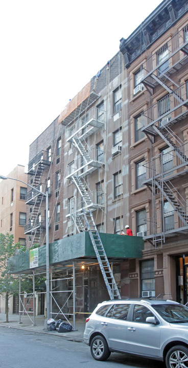 338 E 83rd St in New York, NY - Foto de edificio