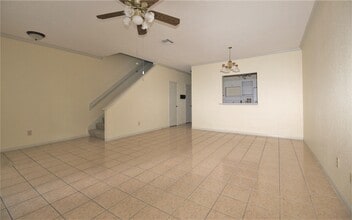 6000 Reims Rd in Houston, TX - Foto de edificio - Building Photo