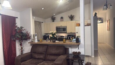 242 Durango Loop St in Davenport, FL - Building Photo - Building Photo