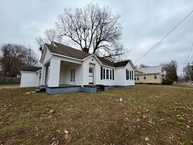 200 Summer St in Martin, TN - Building Photo