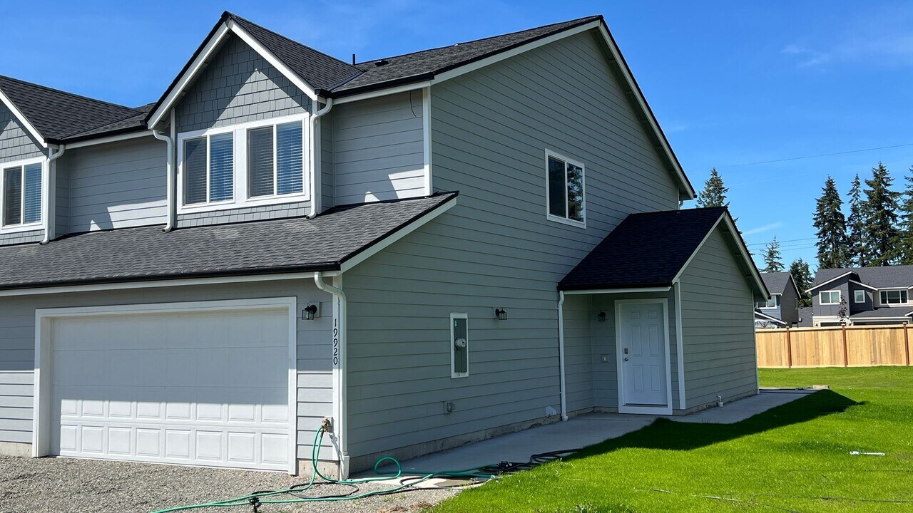 19920 9th Ave Ct E in Spanaway, WA - Building Photo