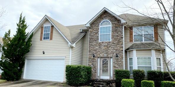 930 Tree Top Dr in Suwanee, GA - Foto de edificio