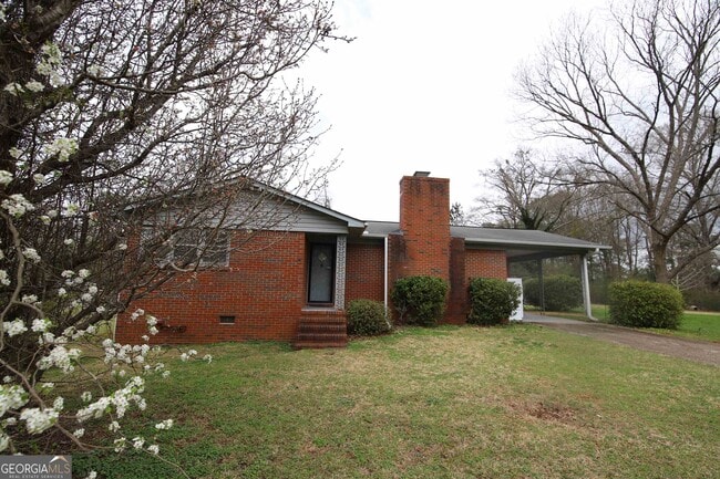 property at 121 Alton Dr