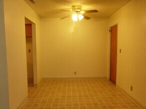 2 St James Ct-Unit -B in Chico, CA - Building Photo - Building Photo