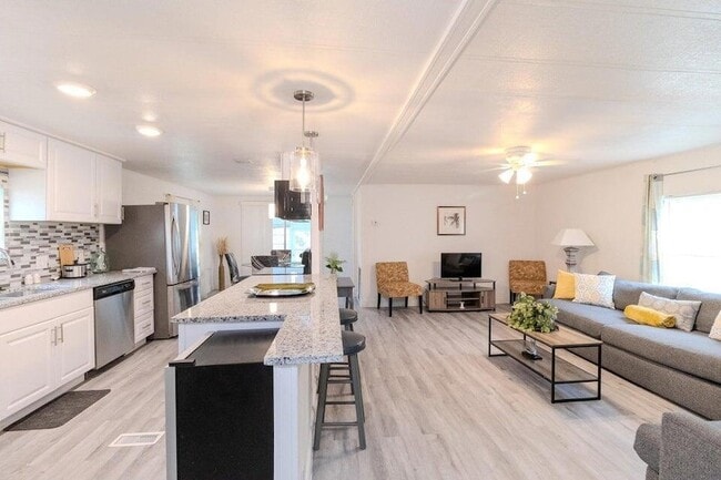 14 Don Quixote Ln in Port St. Lucie, FL - Building Photo - Building Photo