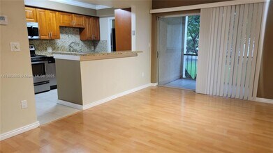8401 SW 107th Ave, Unit 234E in Miami, FL - Building Photo - Building Photo