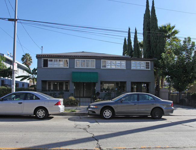 1720 N Normandi Ave in Los Angeles, CA - Foto de edificio - Building Photo