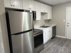 2708 Catalina Ave in Charlotte, NC - Building Photo - Building Photo