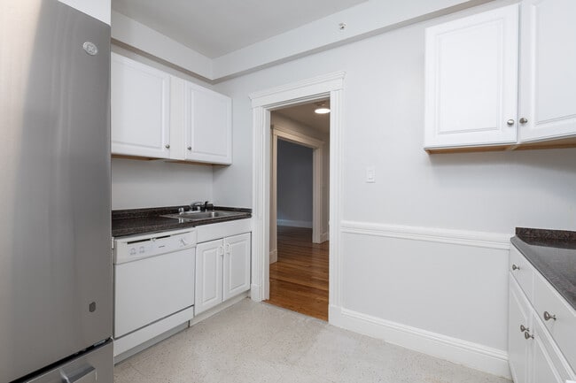 19 Forest St in Cambridge, MA - Building Photo - Building Photo
