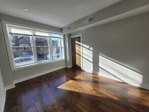 2144 W Shakespeare Ave, Unit 2 in Chicago, IL - Building Photo - Building Photo