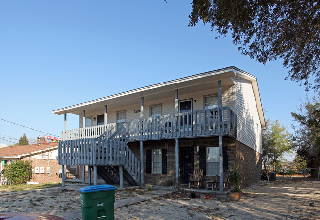 3226 Redwood Ln in Gulf Breeze, FL - Building Photo - Building Photo