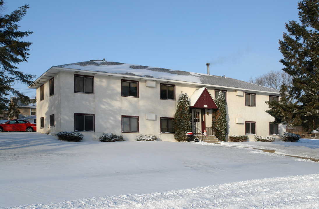 1225 9th Ave NW in Anoka, MN - Building Photo