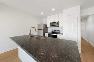 2927 Nicholson Dr, Unit 17 in Baton Rouge, LA - Building Photo - Building Photo