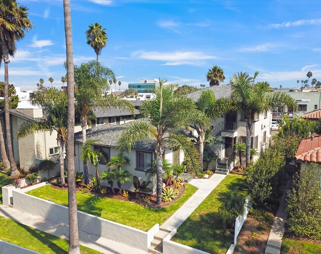 1902 Camino de la Costa in Redondo Beach, CA - Building Photo - Building Photo