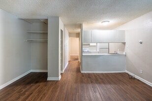 Bradburn Gardens in Westminster, CO - Building Photo