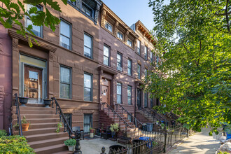228 Van Buren St in Brooklyn, NY - Foto de edificio - Building Photo
