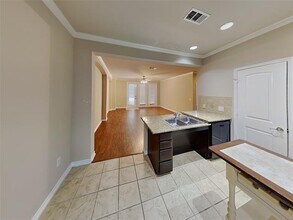 1020 Texas St-Unit -3104 in Fort Worth, TX - Foto de edificio - Building Photo