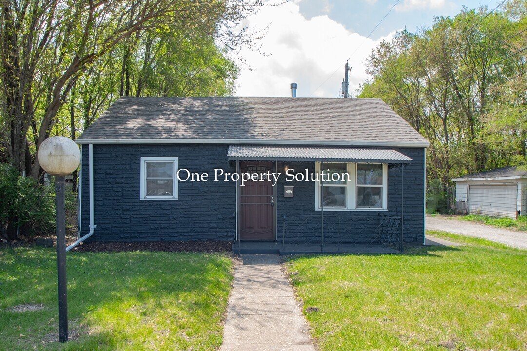 825 E 14th Ave in Gary, IN - Building Photo