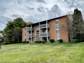 2153-2165 Ferguson Rd in Ontario, OH - Building Photo