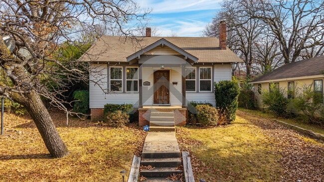 property at 1615 N Taylor St