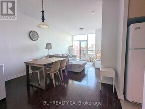35 Saranac Blvd in Toronto, ON - Building Photo - Building Photo