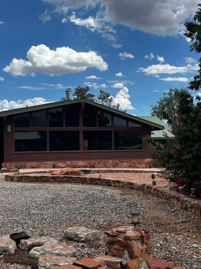 3385 Lizard Head Ln in Sedona, AZ - Building Photo - Building Photo