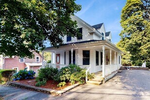 14 Chestnut St in Stoneham, MA - Building Photo