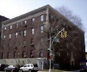 8200 Bay Pky in Brooklyn, NY - Foto de edificio - Building Photo