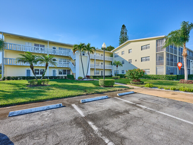 300 Dorset E in Boca Raton, FL - Building Photo - Building Photo