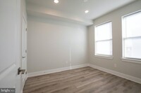 2441 Mutter St photo'