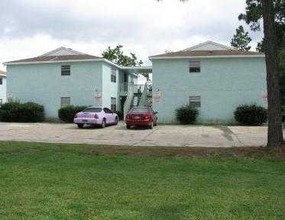 Comet Place Apartments in Callaway, FL - Building Photo - Building Photo