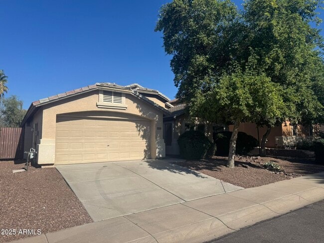 property at 2246 W Roy Rogers Rd