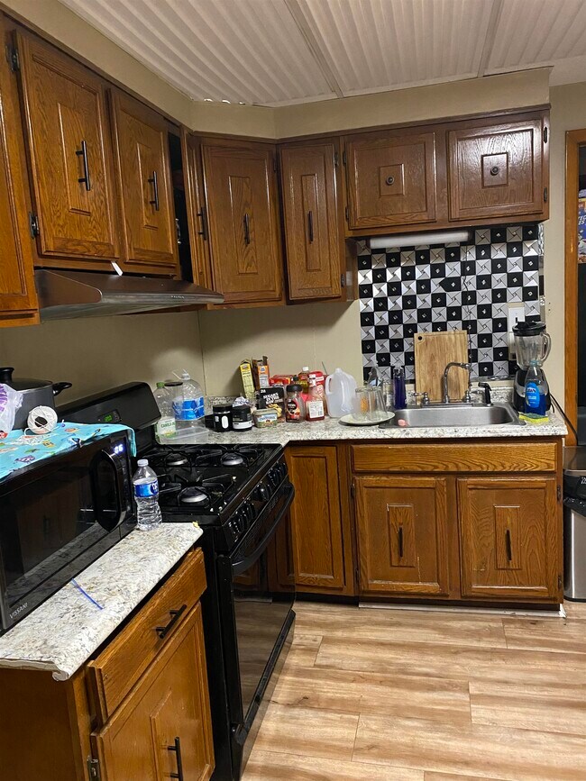 75 Highwood Terrace in Weehawken, NJ - Building Photo - Building Photo