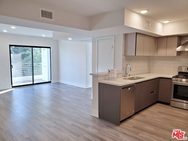 property at 5030 Rosewood Ave