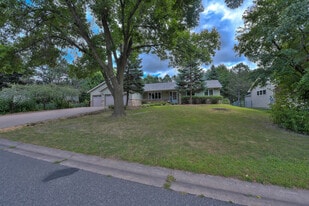 2739 Leyland Trail in Woodbury, MN - Building Photo